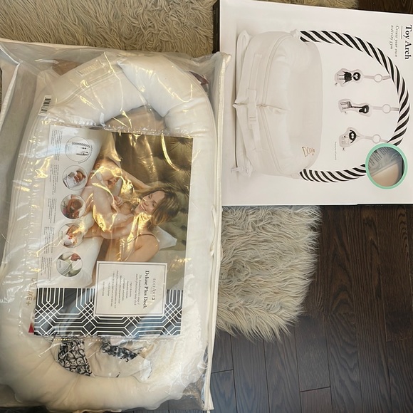 dockatot Other - Dockatot Deluxe with Assessories